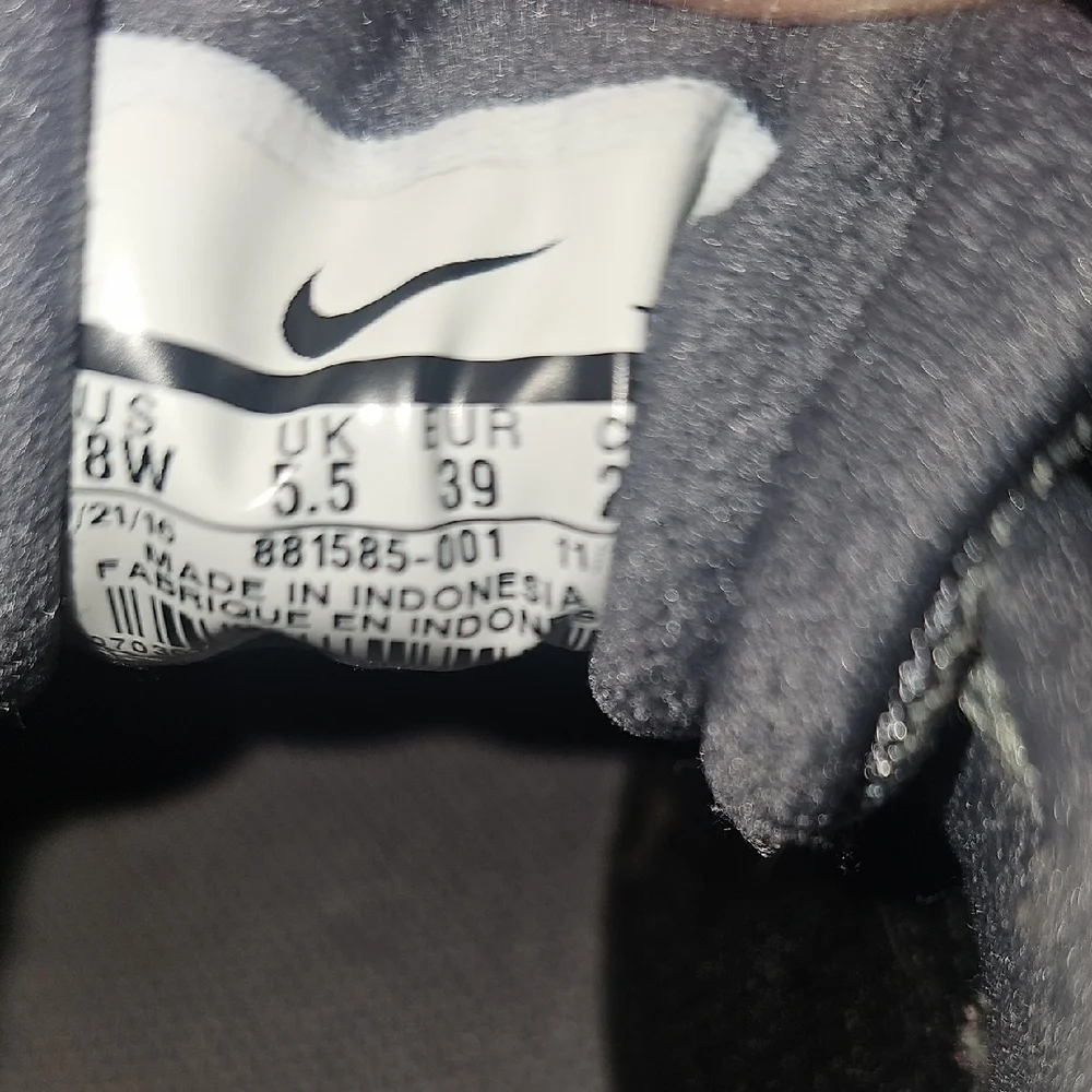 Nike Downshifter 7 Women's Grey And Coral Running Sneakers Size 8W